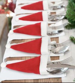 5pcs/set Red Non-woven Fabric Christmas Hat Cutlery Holder, New Year Party Table Decoration Set