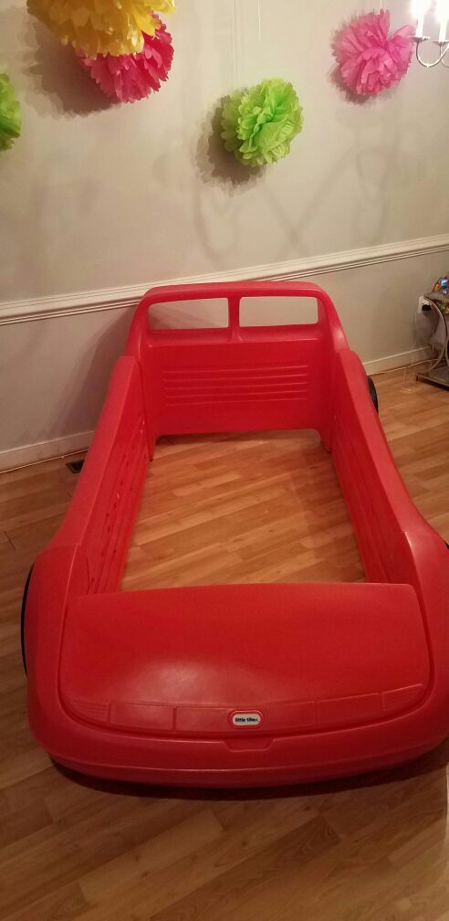 Little Tikes Red Boys Twin Race Car Bed Spoiler Shelf Toy Box