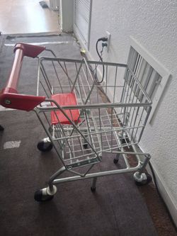 Vendo carrito para niños y 2 sillas nuevas