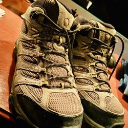 Men’s Moab  10.5 W Merrill vibram Boots/shoe