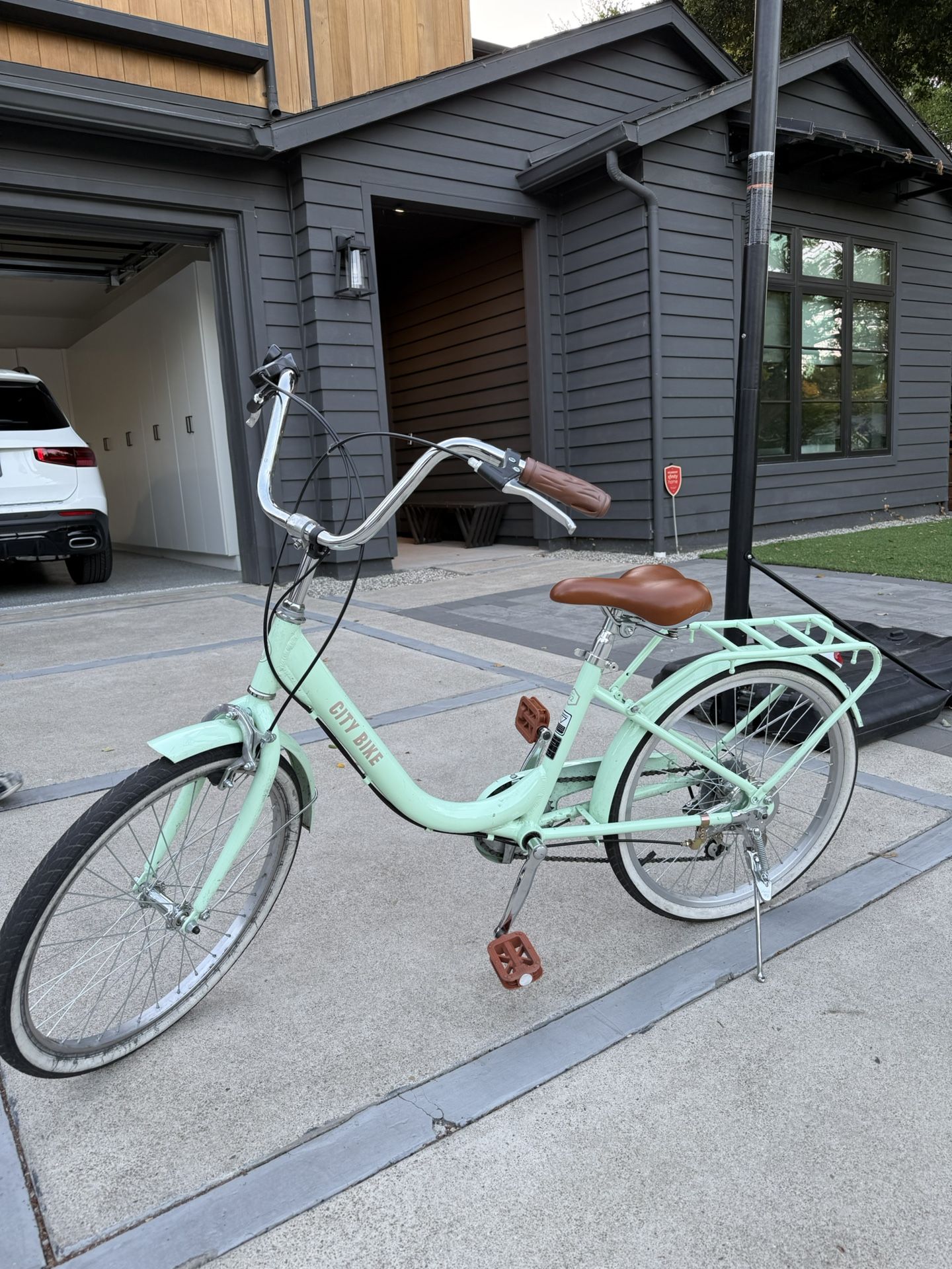 22-inch Cruiser Bike For Girls