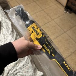 Dewalt 3/8” Ratchet, Battery, Charger