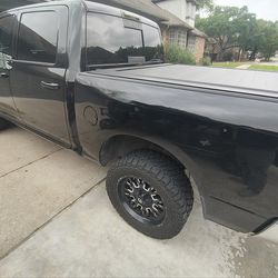 Bed cover electric matte black retrax