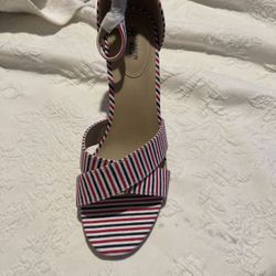 NWOT Size 9 Avon Cushion Walk Red White Blue Sandals