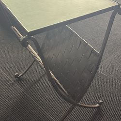 Magazine holder table vintage