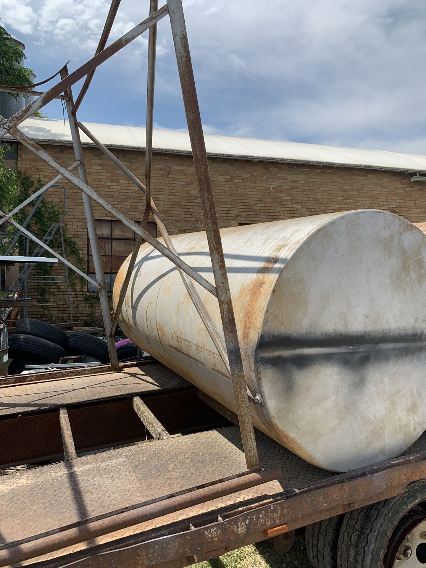 STEEL TANKS. METAL FRAMES