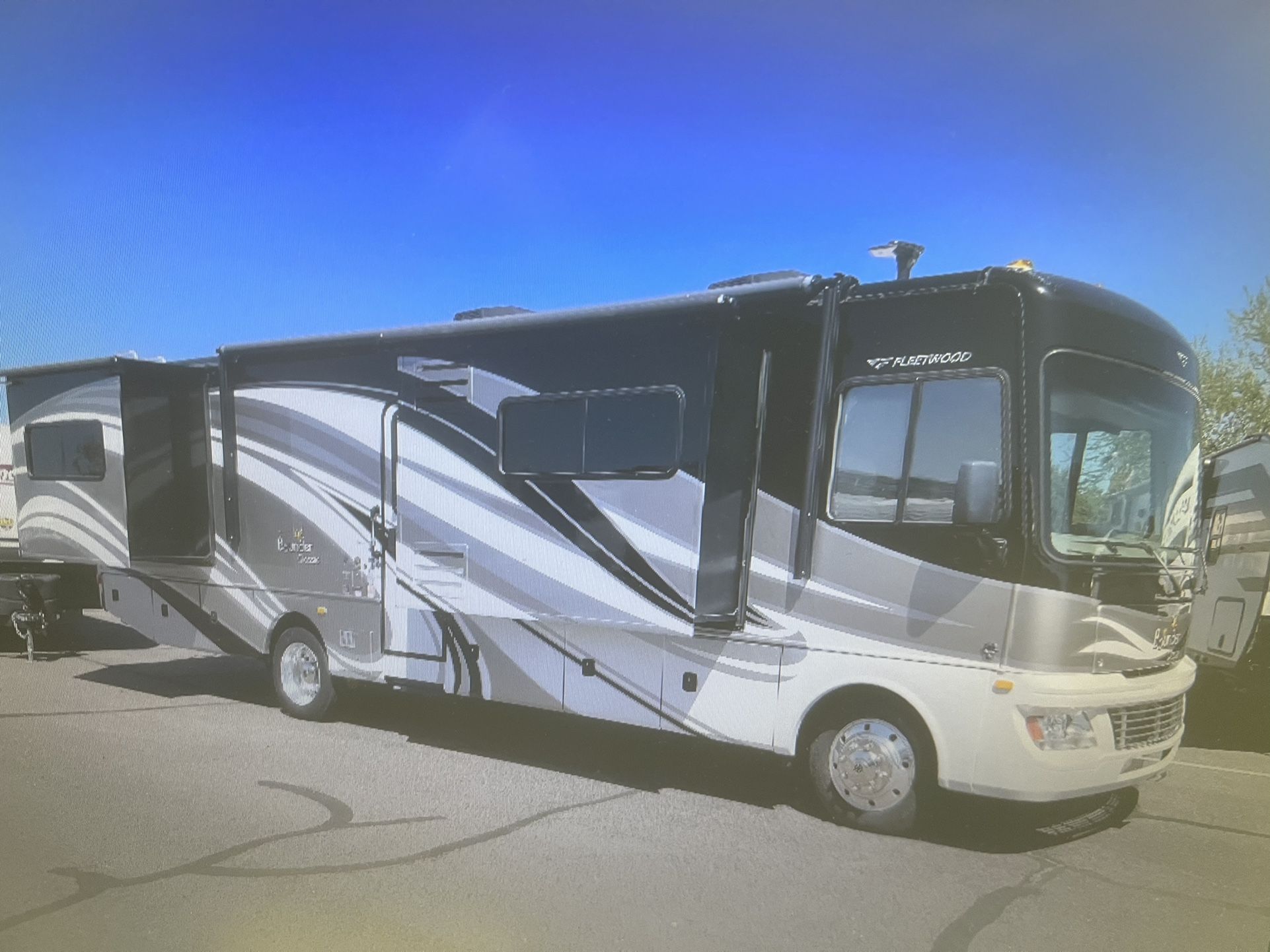 2015 BOUNDER CLASSIC 34M