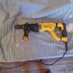 DeWalt  25263 Corded Rotary Hammer Drill 1 1/8 In 5350 BPM