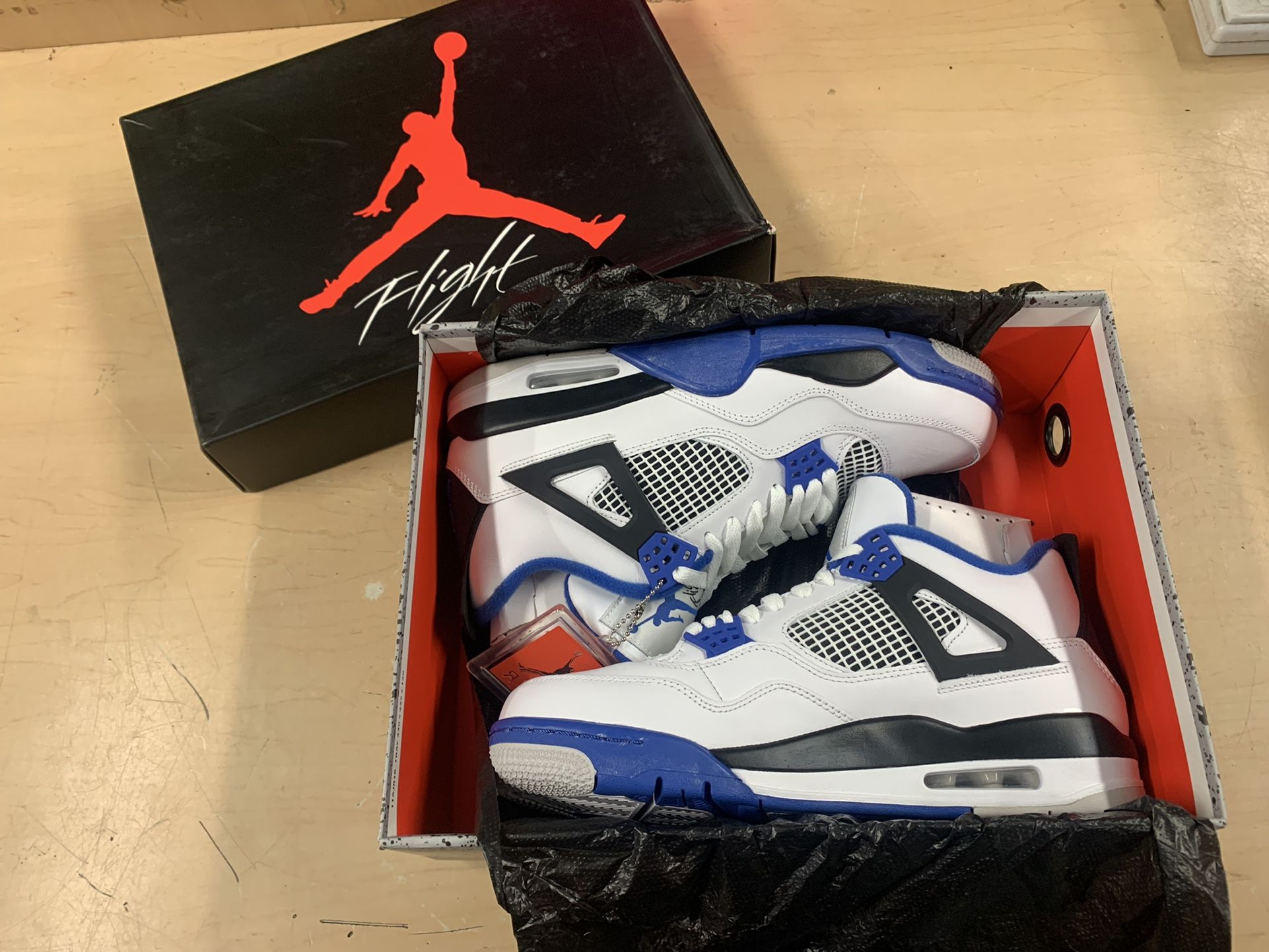 TENISS SHOES , OTHER AIR JORDAN 4 RETRO BLUE SIZE 10 IN BOX BRAND NEW