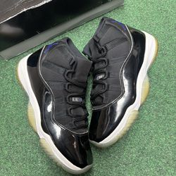 JORDAN 11 SPACE JAM 2016 SIZE 9