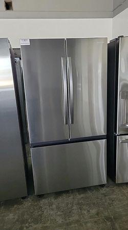 Samsung French Door Fridge – Stainless, Ice Maker, Clean