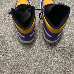 Nike Air Jordan 1 Mid – Lakers – Size 9.5