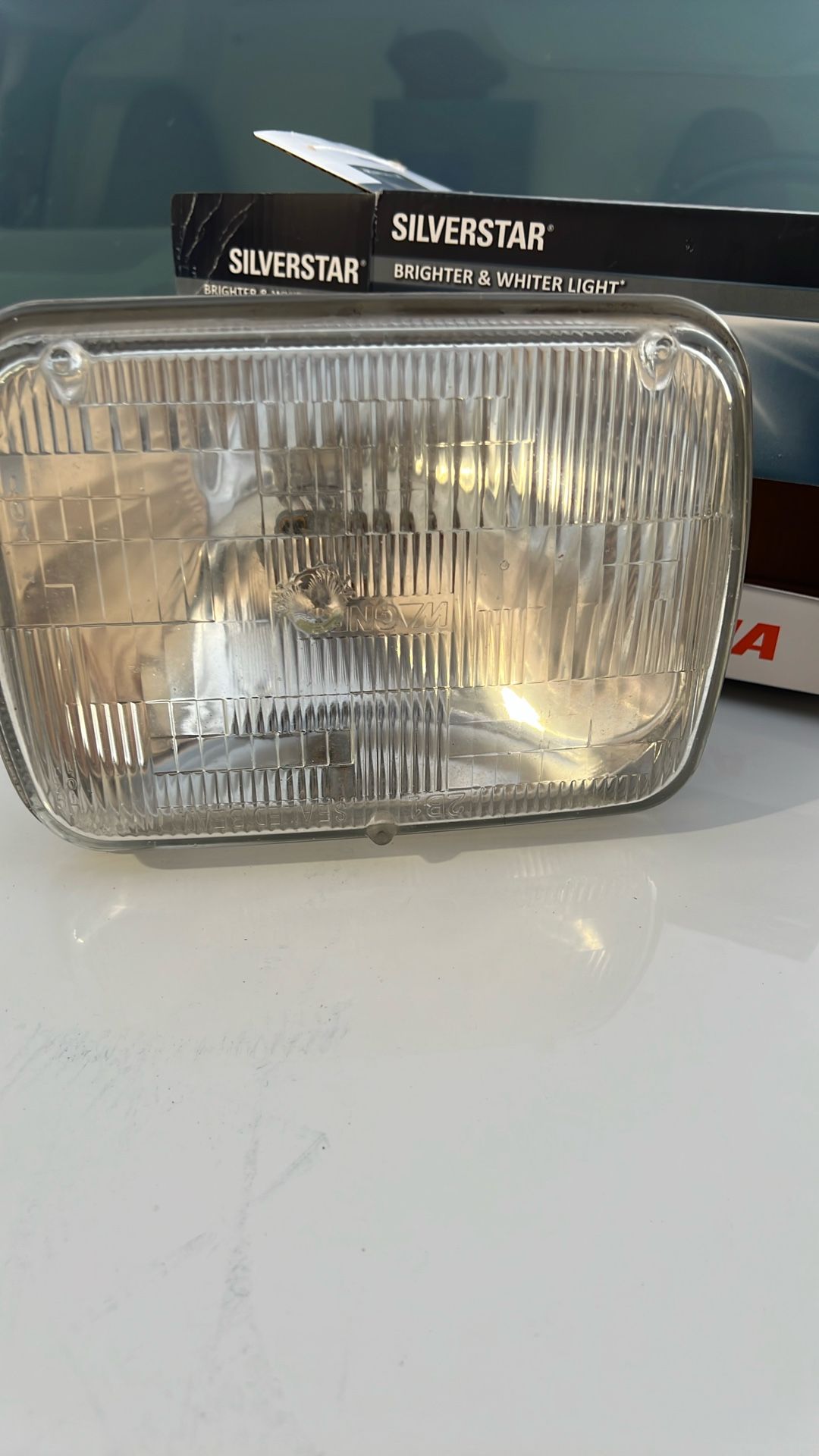 Basic Sealed Beam Headlight Bulb For Cargo Van