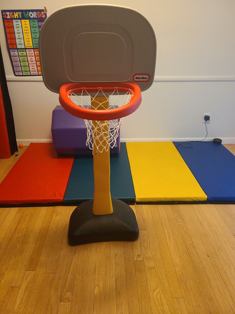 Little Tikes Basketball Hoop 