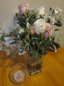 Glass vase with decorative flowers and candle, gift set