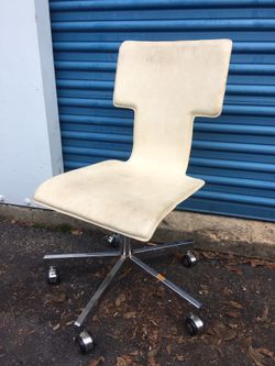 Vintage Office Chair ! (Just needs a good cleanup)