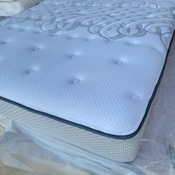Queen Sizes Mattress And Box Spring Sealy 