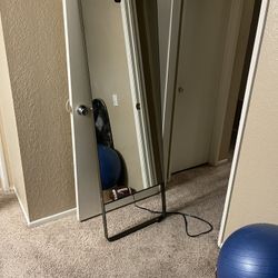 Mirror Workout Equipment 