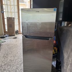 Danby Small Fridge 7.4cu