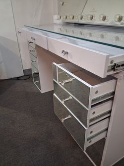 GIANT VANITY