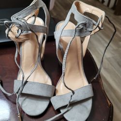 Charlotte Russe Suede Gray Jennie-02 Chunky Heel Sz 7 