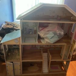 KidKraft Dollhouse