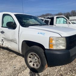 2011 Chevy Silverado 1500 v8 5.3L for parts only Vendo Partes 4x2 Chevrolet truck 