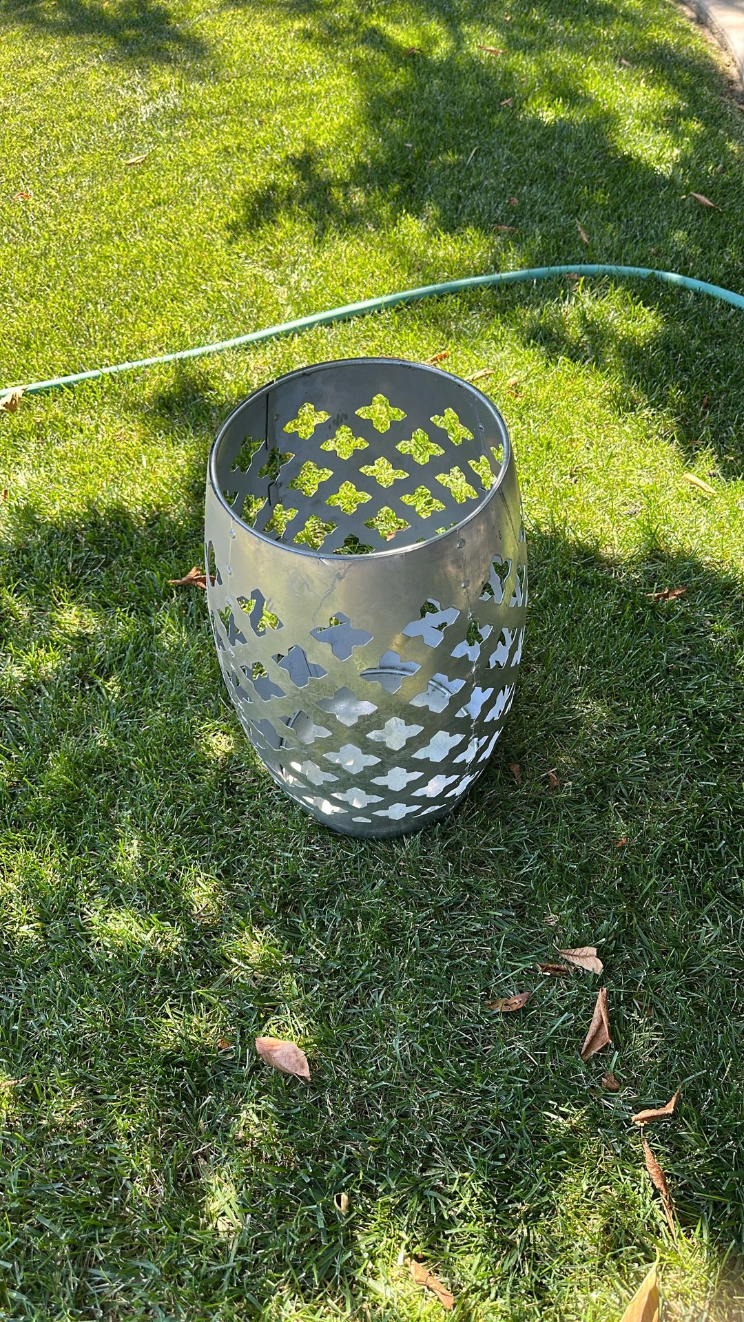 Accent Metal Barrel Can
