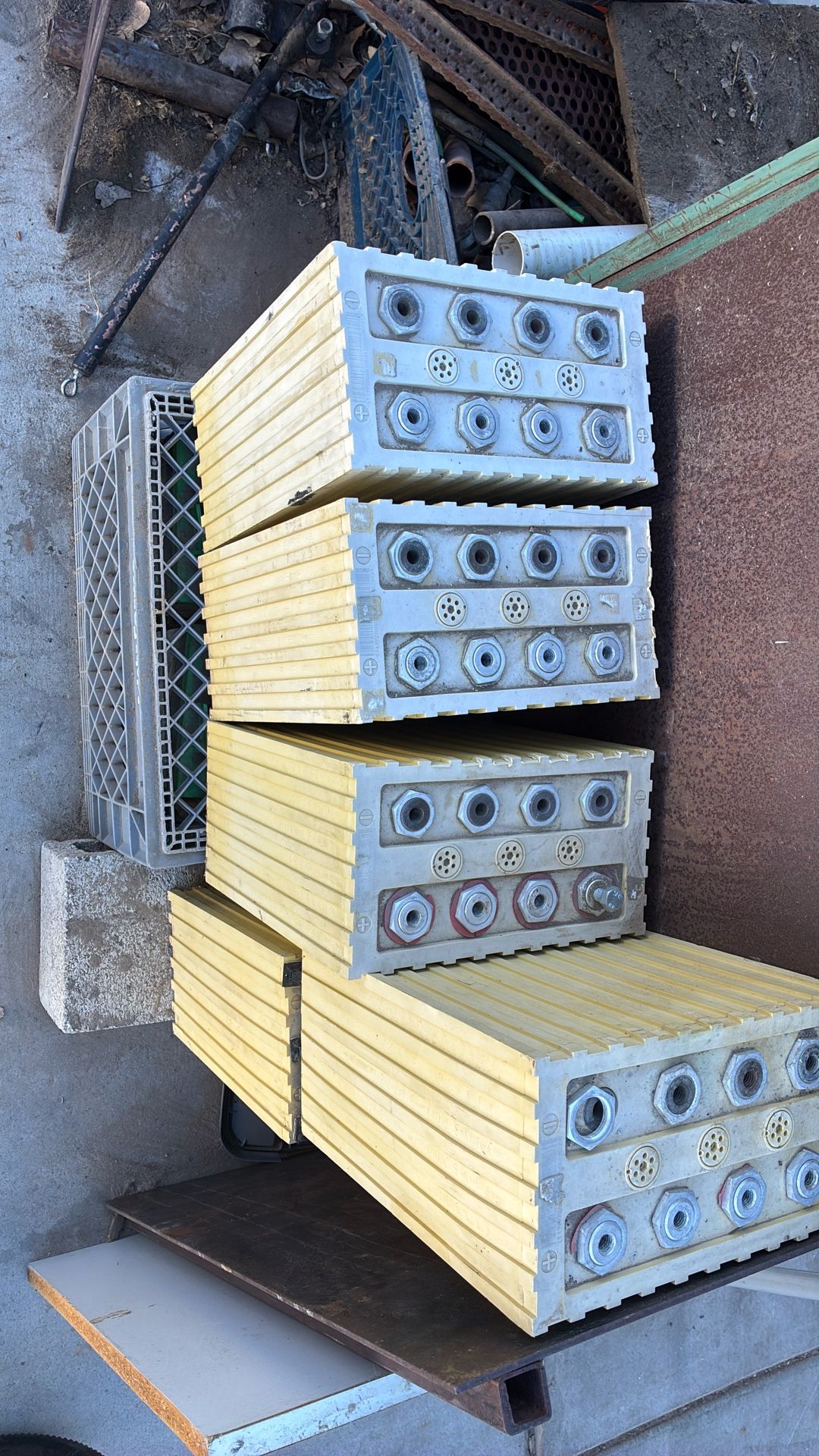 5 Lithium Batteries  FREE Come Get Them. 