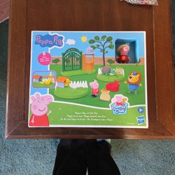 BRAND NEW PEPPA PIG DAY AT THE ZOO SET SEE DESCRIPTION 