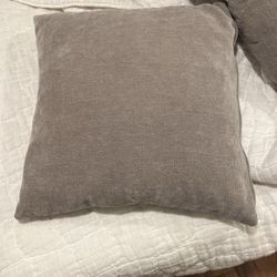 Set Of 4 Brand New Grey Pillows 