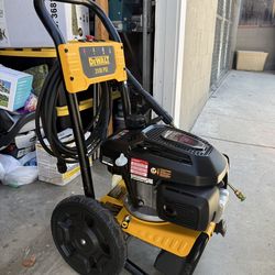 Pressure washer dewalt