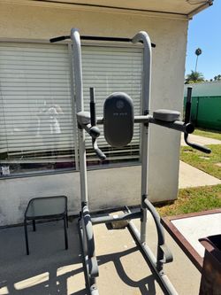 Gold’s Gym XR 10.9 Power Tower – Pull Up / Dip Station