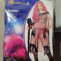 Audrey Descendants 3