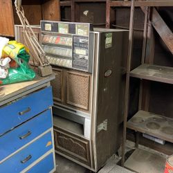 Cigarette machine