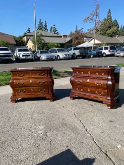 CENTURY Cardella Collection Cherry Italian Provincial Bombe Bachelor Chest