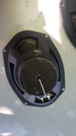 Speakers (kickers)