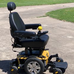 Quantum Edge 2.0 Wheelchair in Yellow