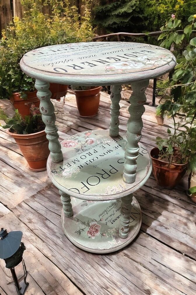 Shabby chic Side Table