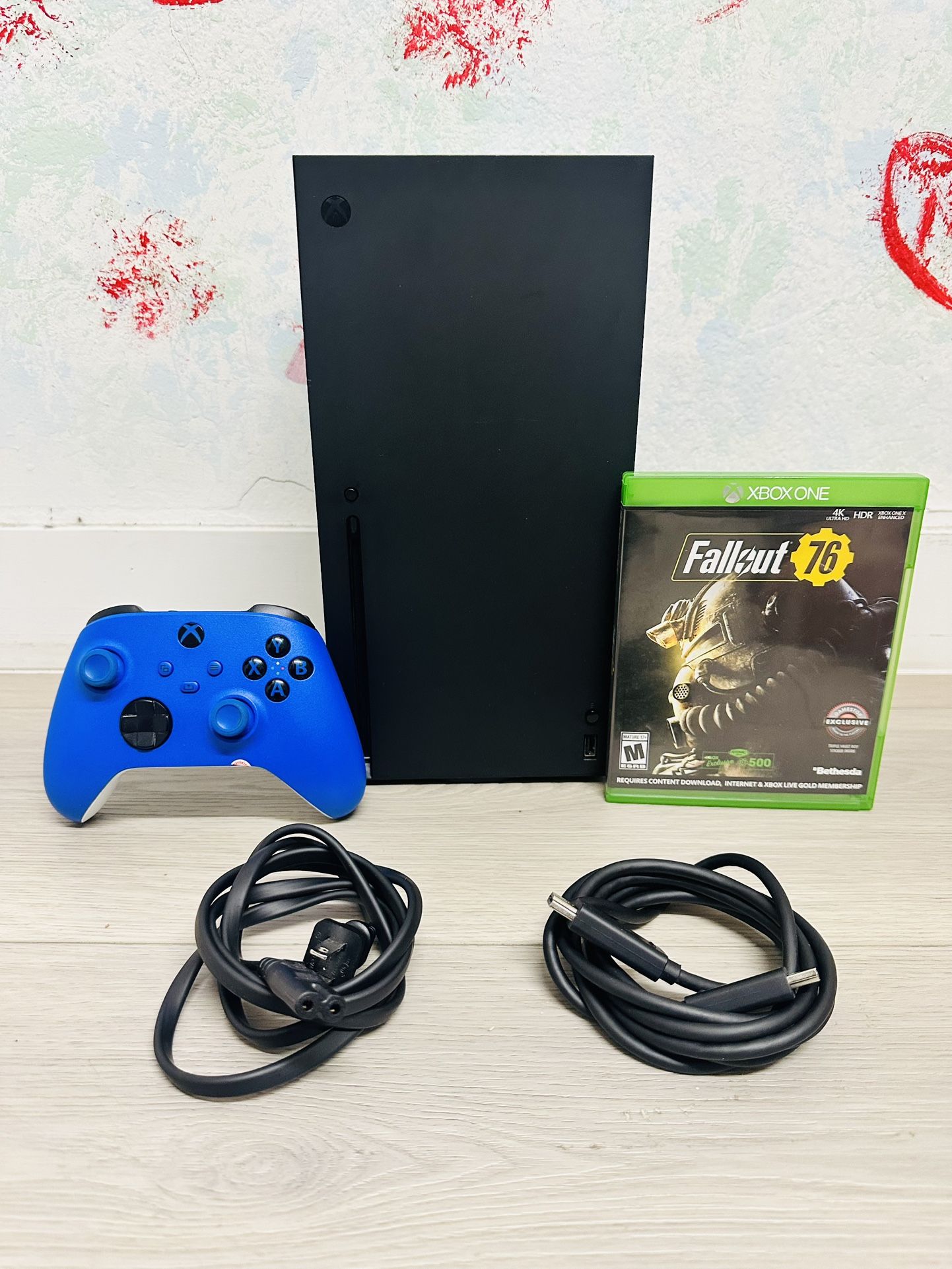 Microsoft Xbox Series X - 1 TB , Bonus 1 Game Fallout 76 ( Used Very New )