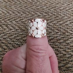 STERLING  SILVER  GOLD FLORAL RING.  SIZE 6.5  NEW. PICKUP ONLY.