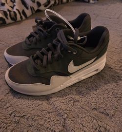 Brand new nike air shoes