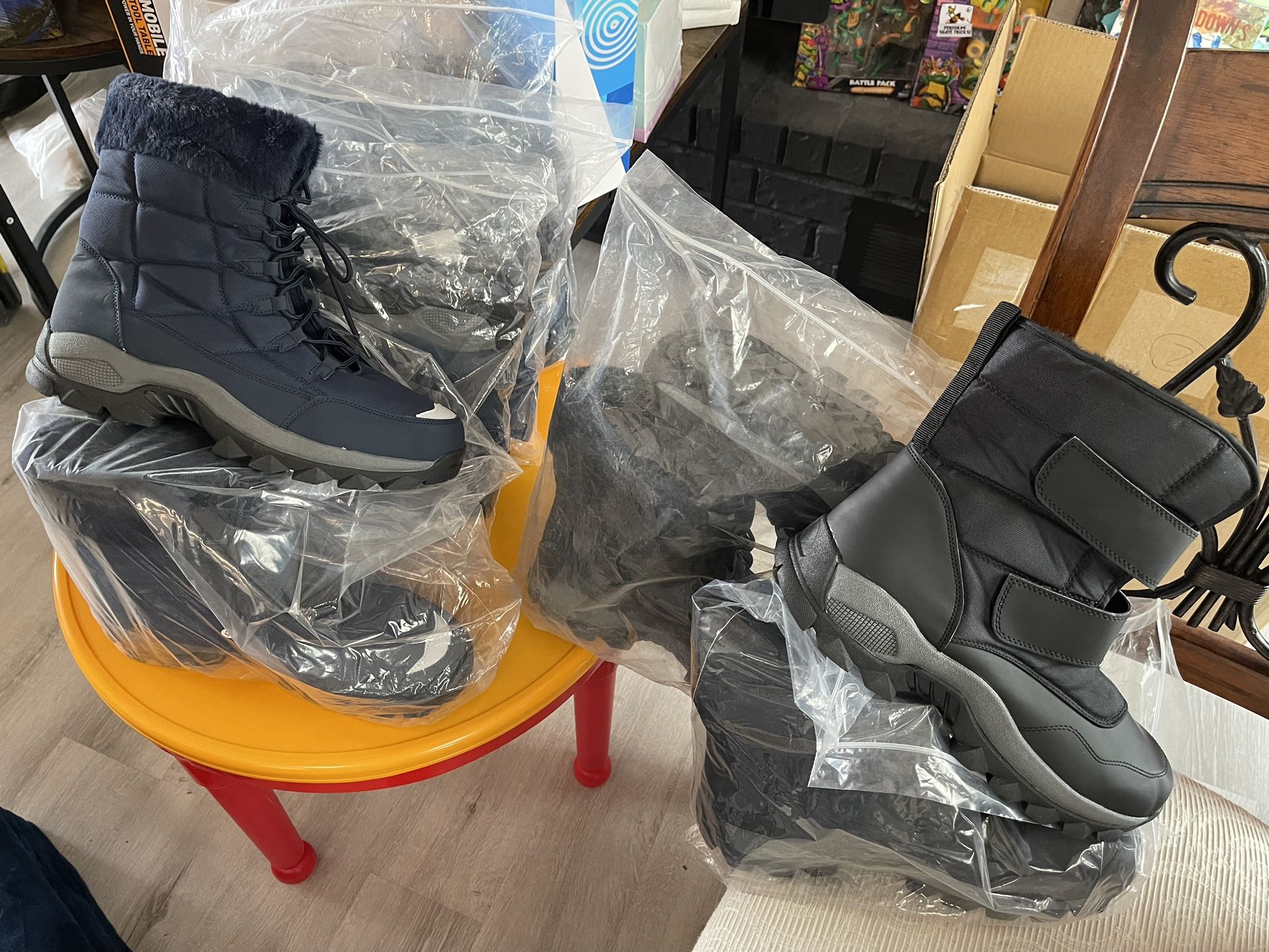Snow Boots Mens Sz 9.5, 10, 12, 12.5