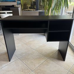Black Desk