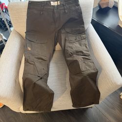 Like new Fjallraven Vidda Pro Ventilated Trousers, men’s size 30” waist / 30” inseam