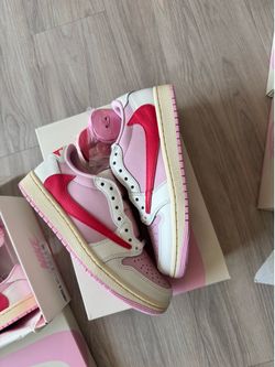Size 8 men jordan 1 low