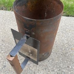 BBQ Charcoal chimney starter, large capacity vented design