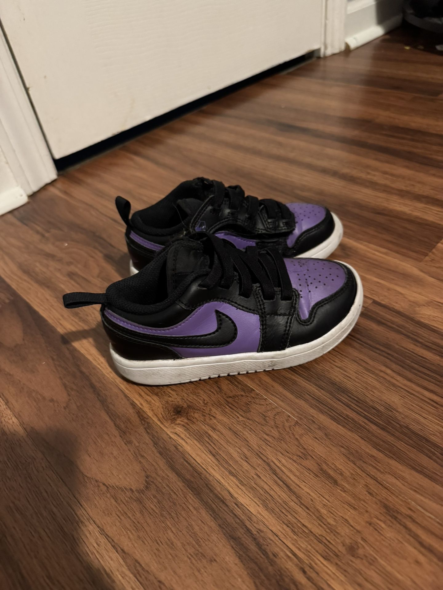 Air Jordan 1 Low AltPurple Venom youth size 11 Child’s