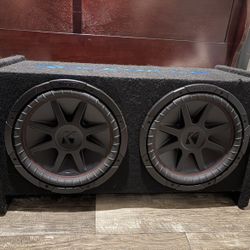 2 Kicker 12” Comp VR 4Ohm in Ported Felt RockVille Subwoofer box