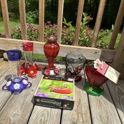 6 Hummingbird Feeders 4 Glass & 2 Plastic, 2 are new